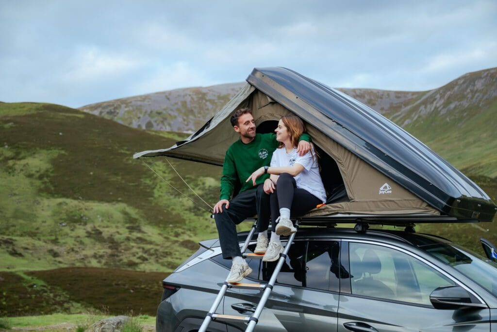 Rooftoptent Schotland blije roadtrip
